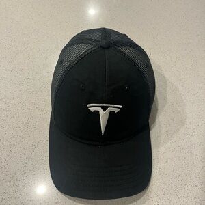 Tesla OTTO Black Mesh Cap